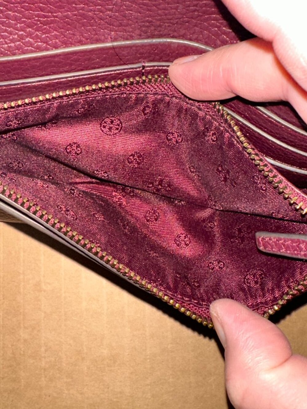 BUNDLE Tory Burch Britten Tote w/ matching wallet in garnet excellent condition! - Picture 10 of 10